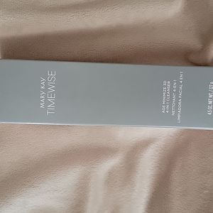 Mary Kay TimeWise Age Minimize 3D 4-in-1 Cleanser